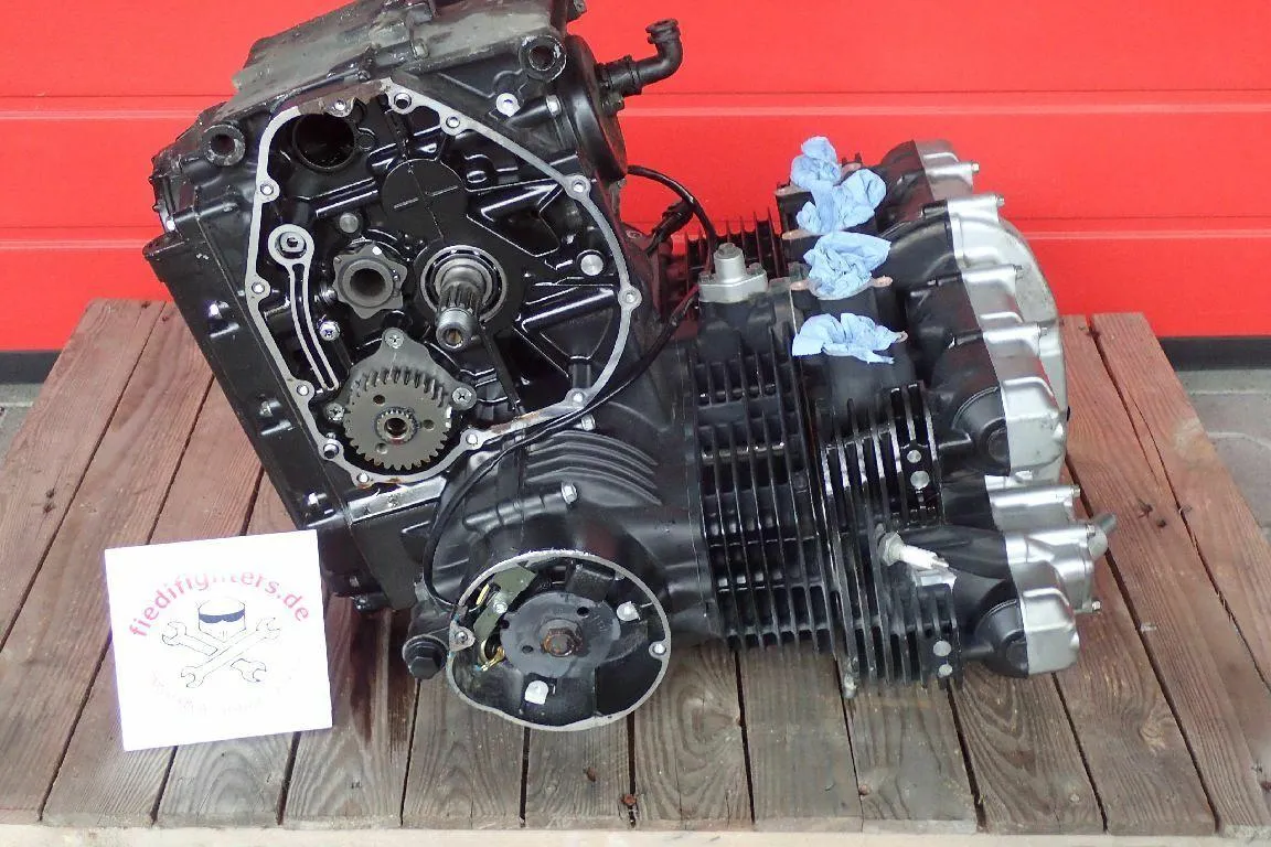 Motor engine 1Hand ohne Anbauteile Kawasaki ZR750F ZR-7 F Ez.01 27746km