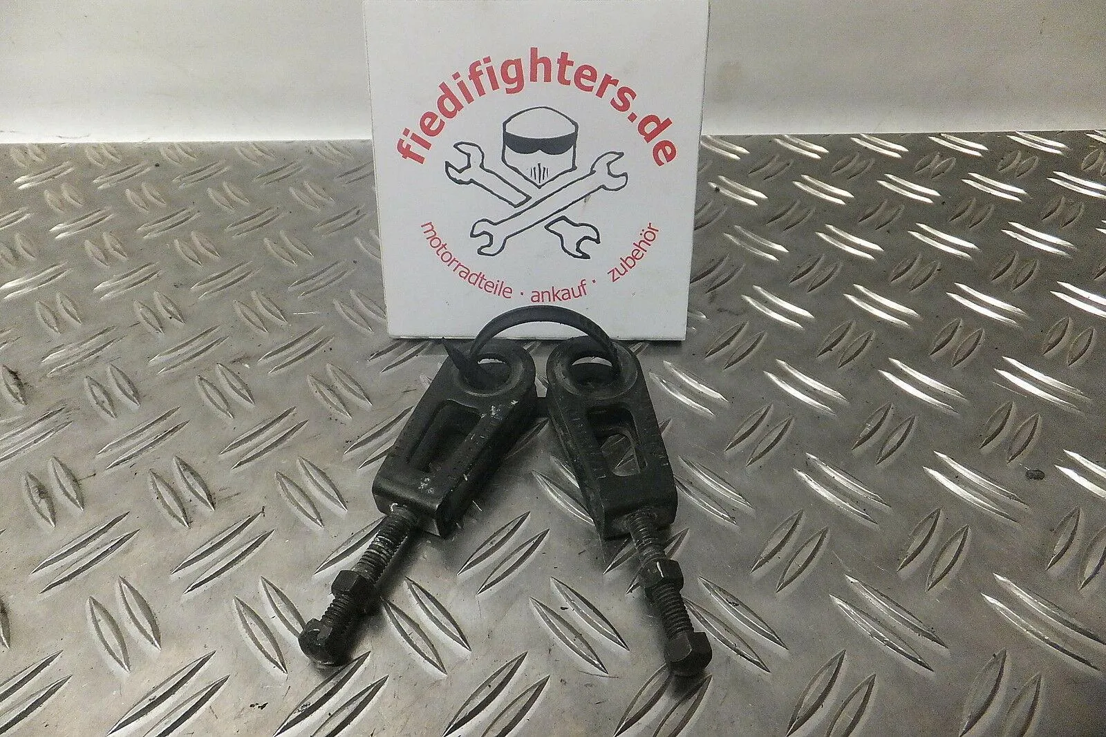 Kettenspanner Kette Schwinge 24314km Suzuki VZ 800AF Marauder Ez.00