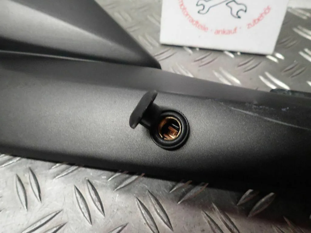 Seitenverkleidung links Verkleidung Seite Suzuki GSF 650 S WVB5 BJ.05 20774km