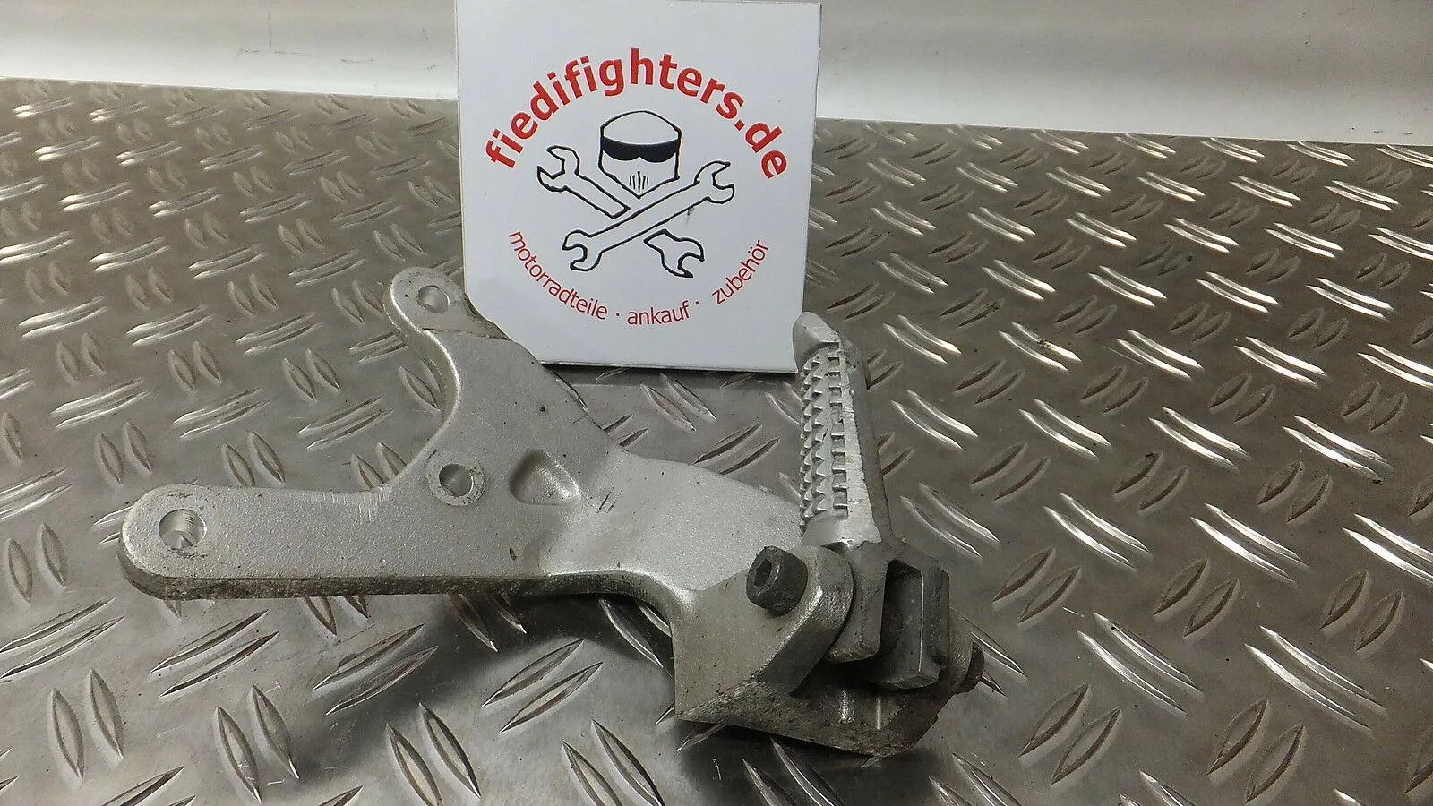 Fußraste Soziusraste Rastenanlage links Suzuki GSX-R 750 W EZ.95 GR7BB 35170km