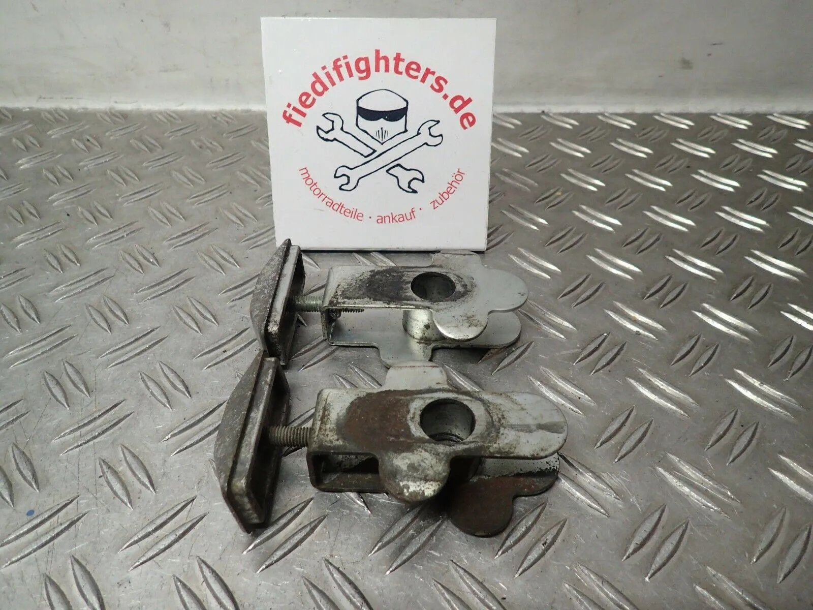 Kettenspanner Spanner Kette Schwinge Suzuki Bandit GSF 600 GN77A Bj.97 62667km