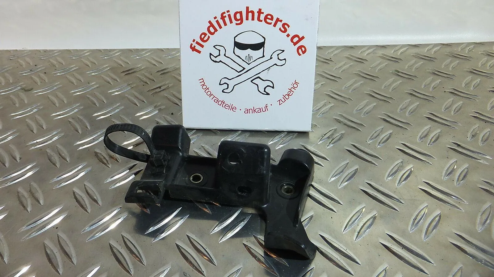 Verkleidung Halter rechts Yamaha YZF R6 RJ11 EZ.06 28000km