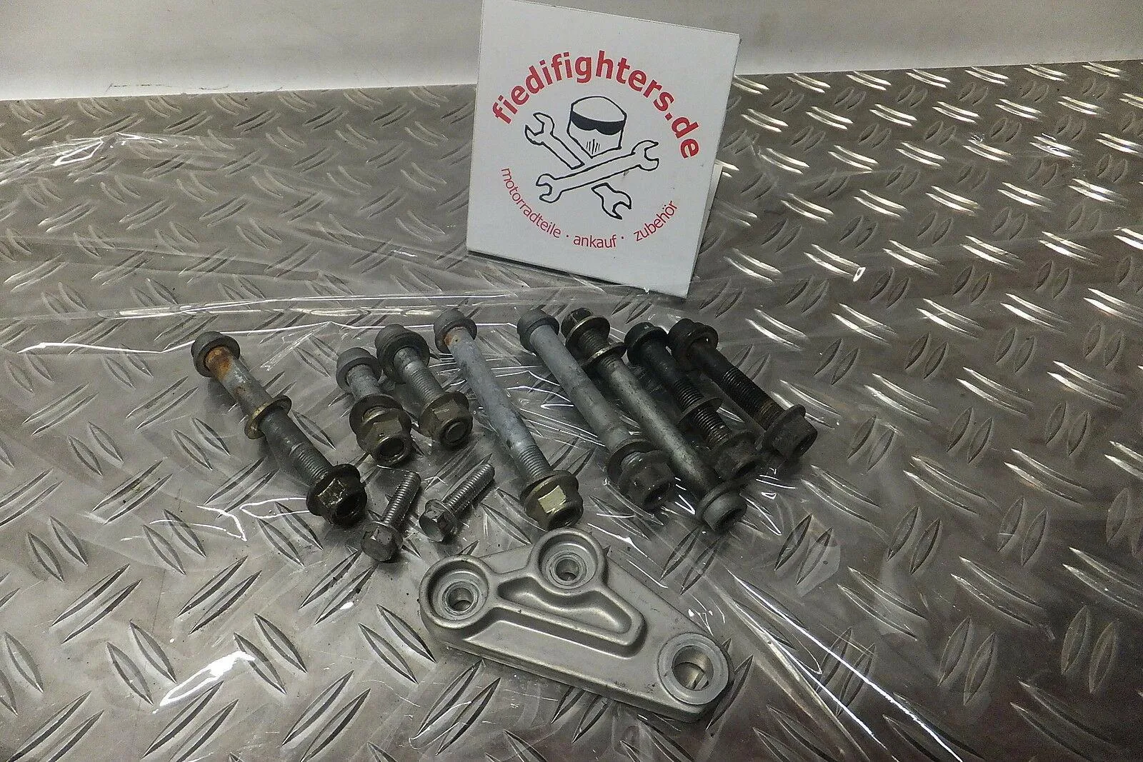 Motor Motorhalter Halter Schrauben Triumph Daytona T595 955i 19880km