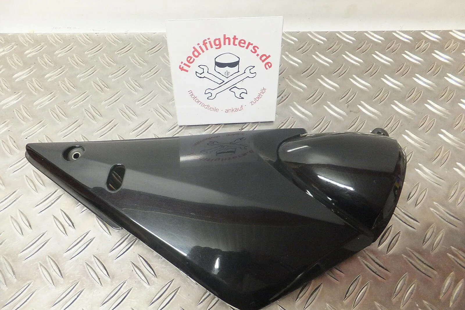 Airbox Verkleidung Schwarz rechts 24000km Suzuki GSF Bandit 1200S WVA9 Ez.02
