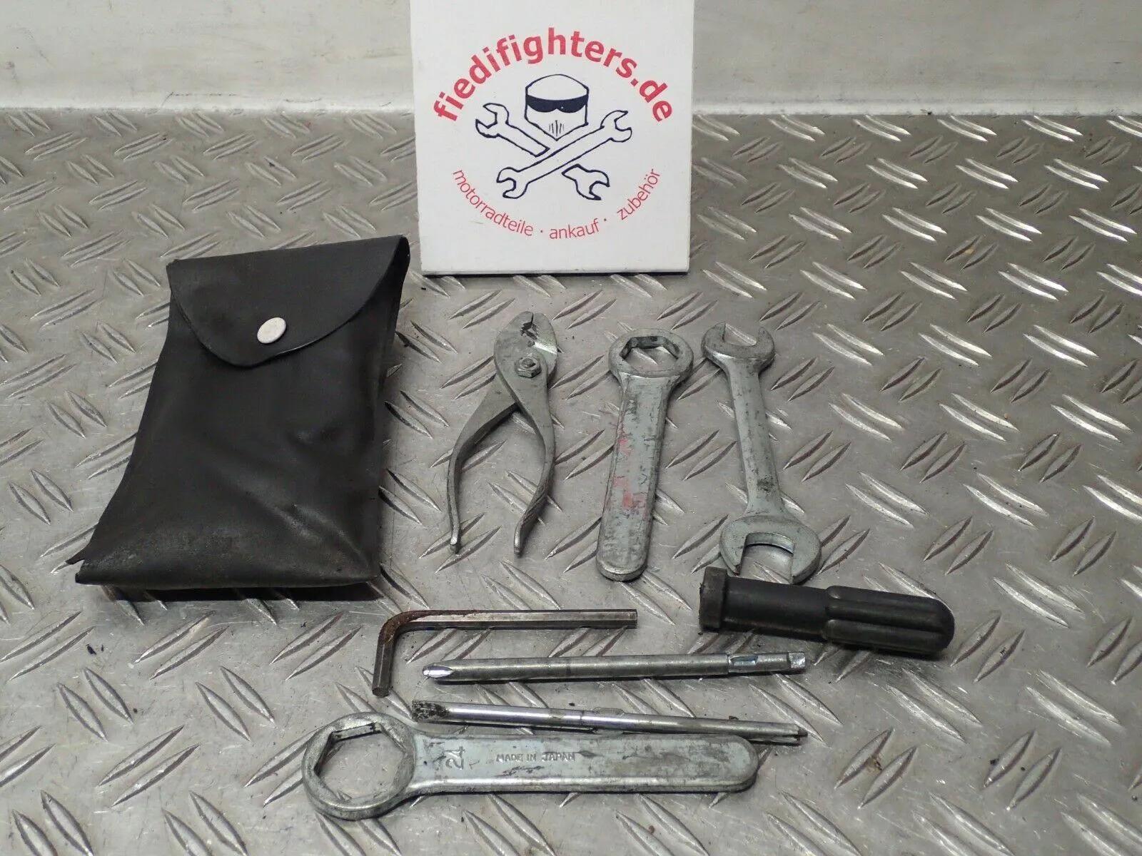 Bordwerkzeug Tool Kit Werkzeug 9 Teile Suzuki Bandit GSF 600 GN77A Bj.97 62667km