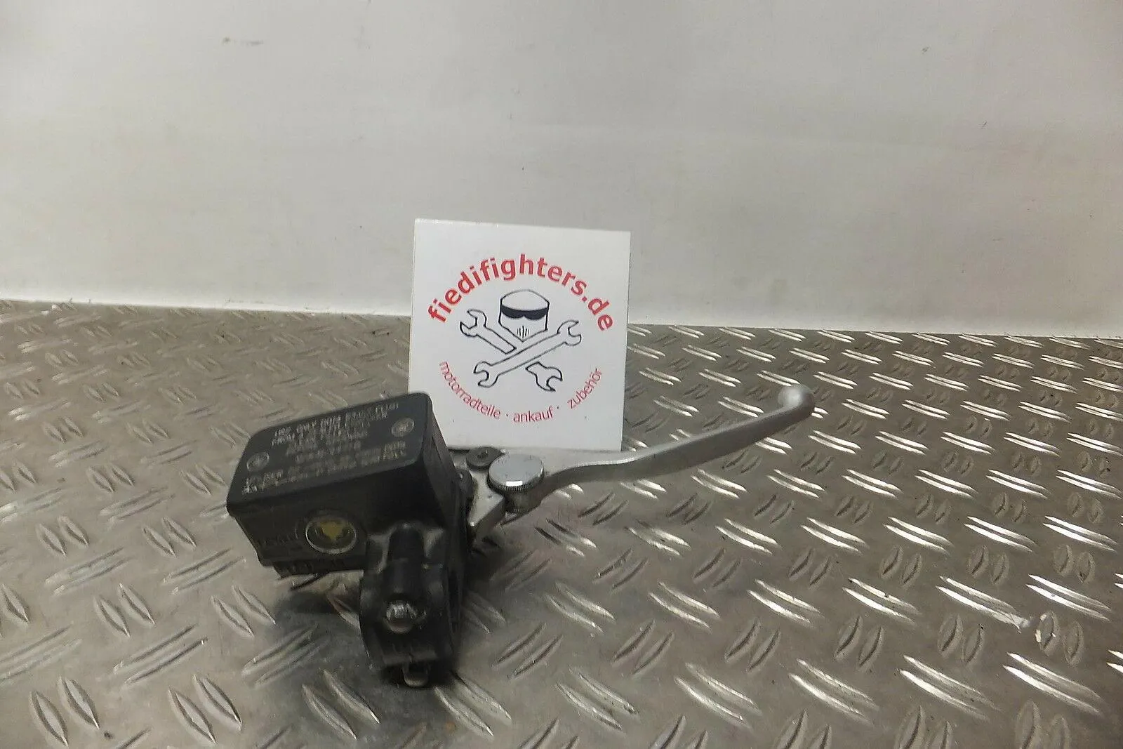 Bremspumpe vorne 1/4 Bremse Pumpe Brake Pump 9980km Suzuki GSX600F AJ Ez.00