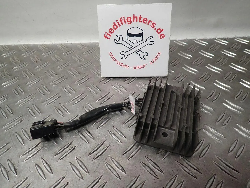 Laderegler Gleichrichter Regler Suzuki GSX-R 1000 K1 WVBL EZ.02 57769km