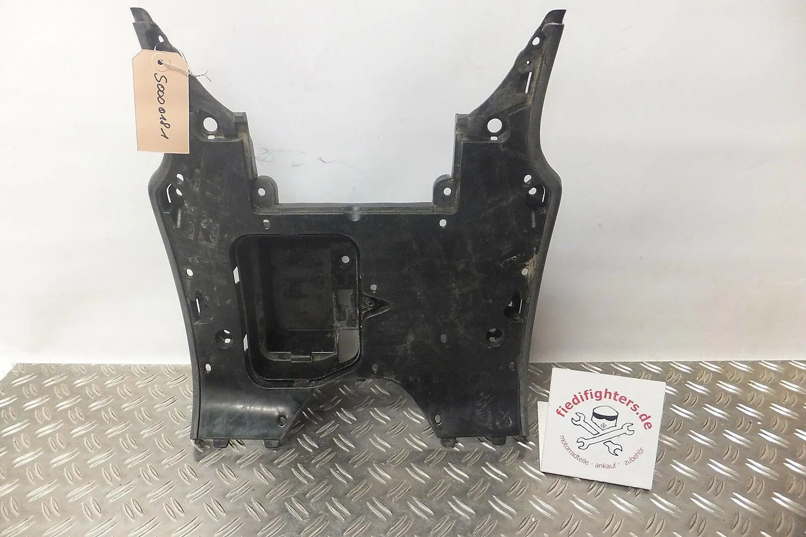 Verkleidung Fussraum Batteriefach Verkleidung Suzuki Roller UE125 WVBH Ez.01