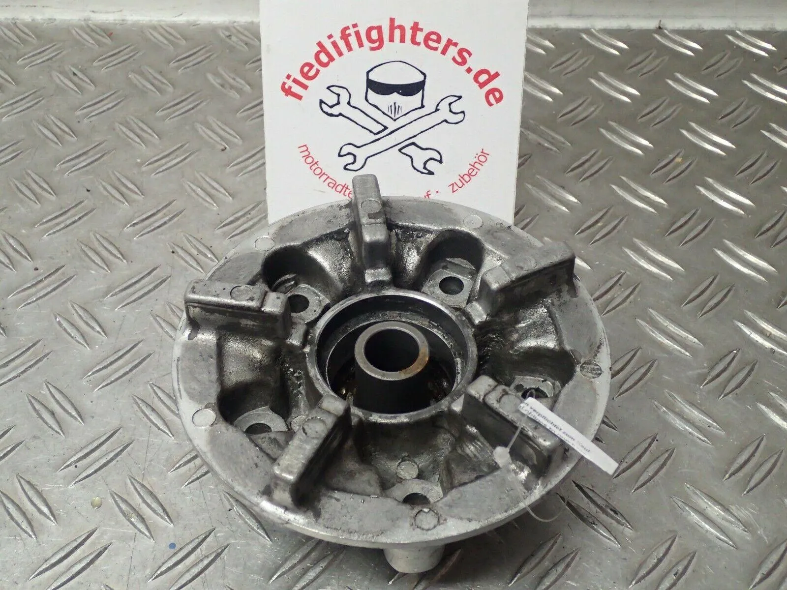 Kettenradträger Kettenrad Träger Suzuki Bandit GSF 600 GN77A Bj.97 62667km