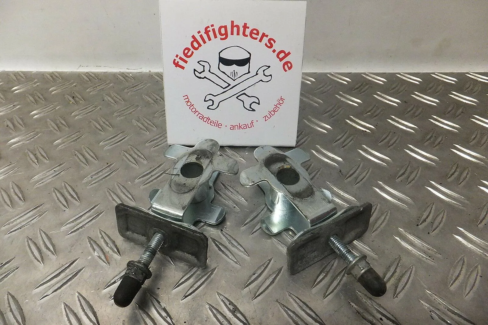 Kettenspanner Kette Spanner Schwinge Kettenspanner 9980km Suzuki GSX600F AJ Ez00