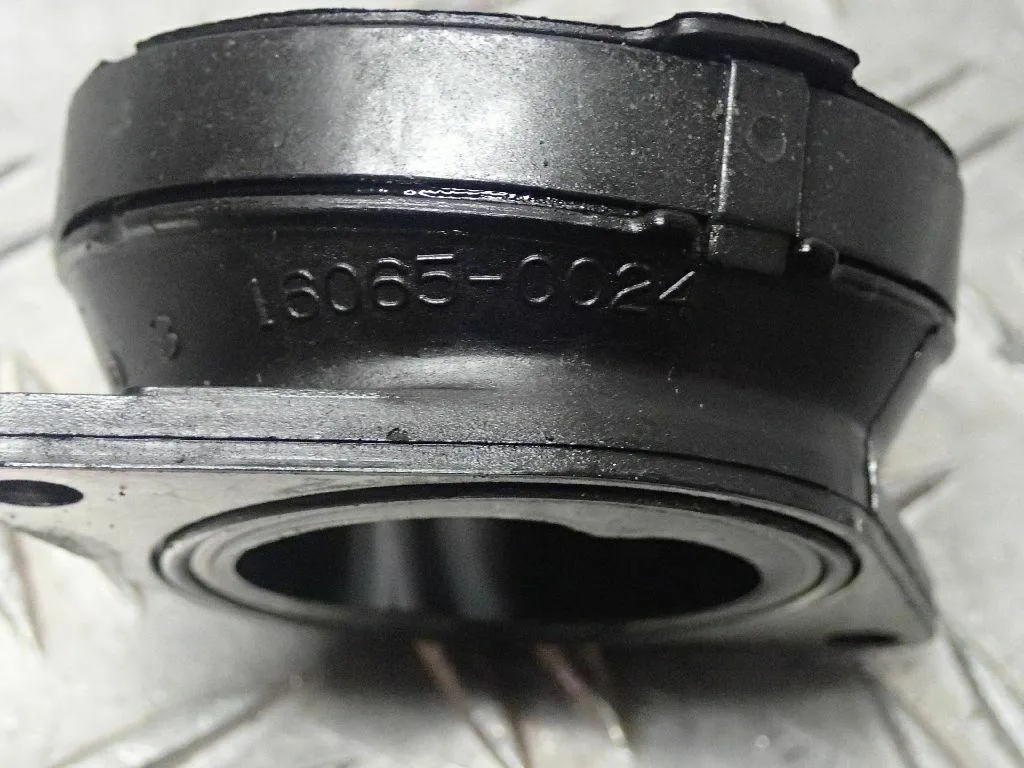 Ansauggummis Ansaugstutzen Gummi Kawasaki ER-6N ER650A EZ.08 17175km