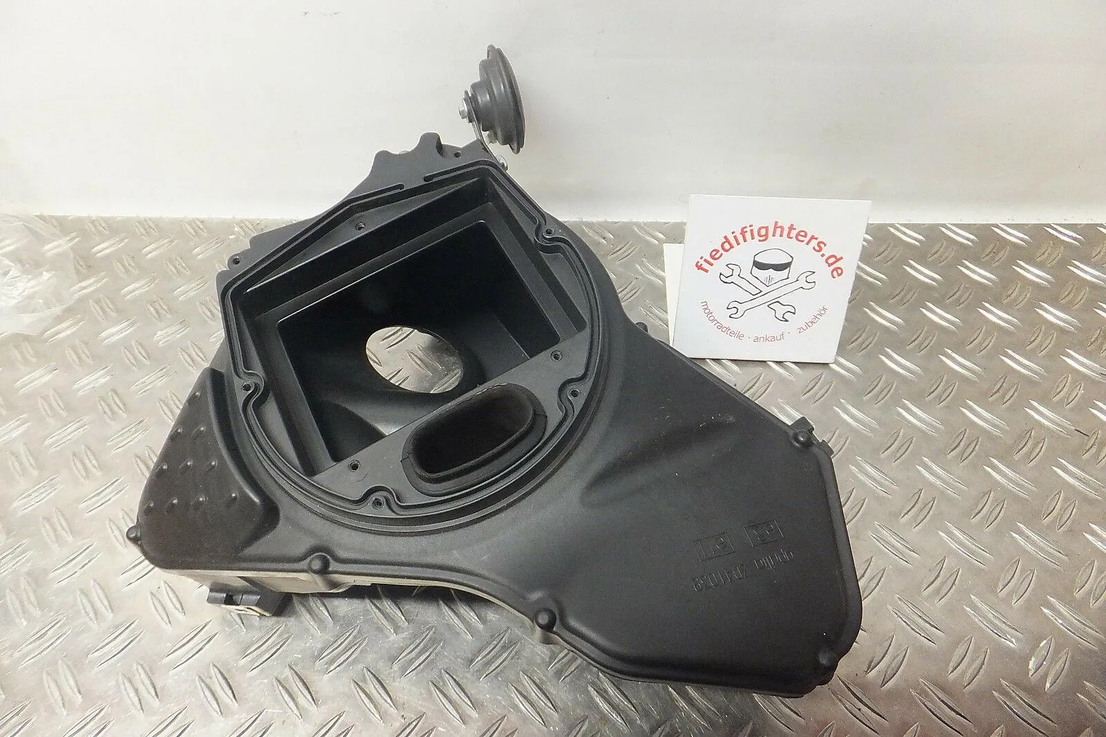 Airbox Luftfilterkasten Airbox Luftfilter Aprilia Mana 850 RC 07.08 5831km 56kW