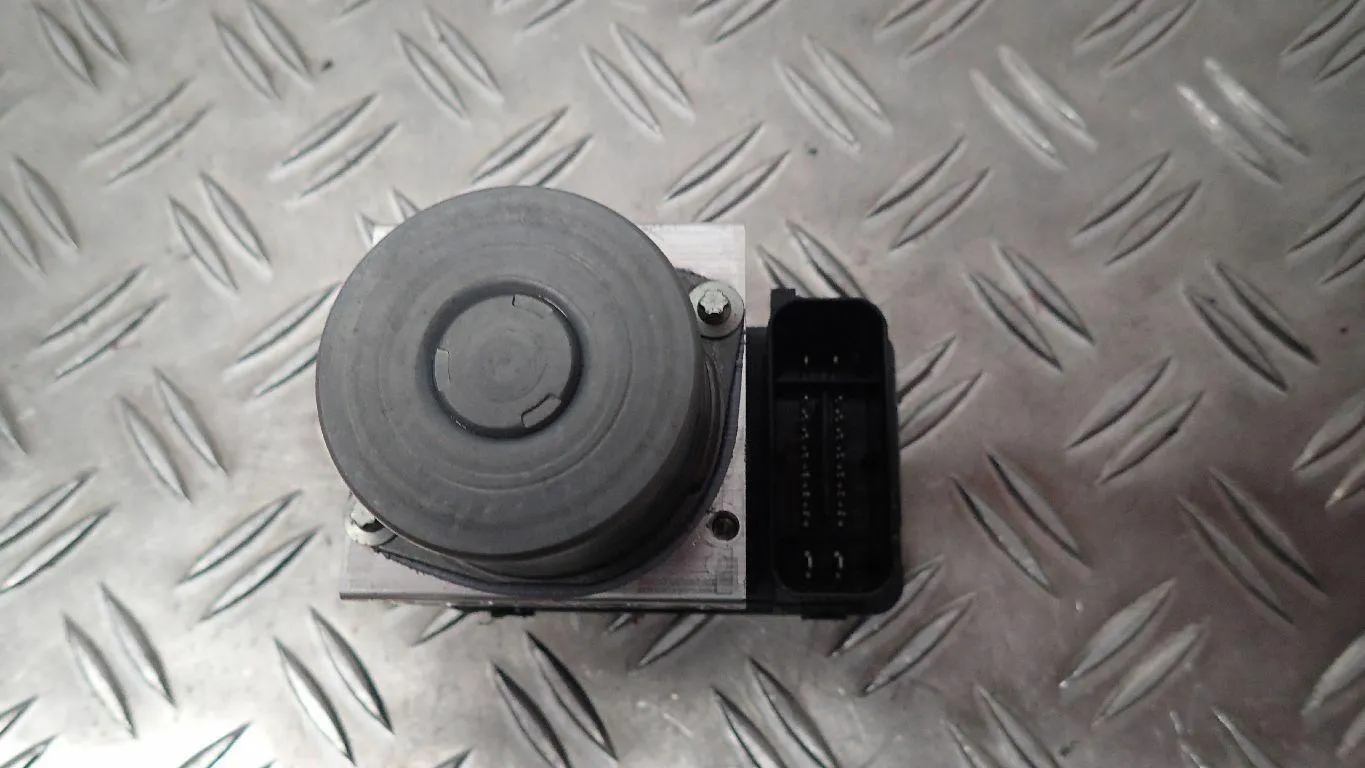 ABS Hydroaggregat Druckmodulator Kawasaki ER6F ABS EX650E Ez.5/14 8157km