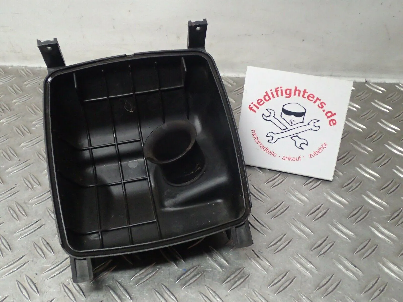 Airbox Luftfilterkasten Luftfilter Deckel Bandit GSF 600 GN77A Bj.97 62667km