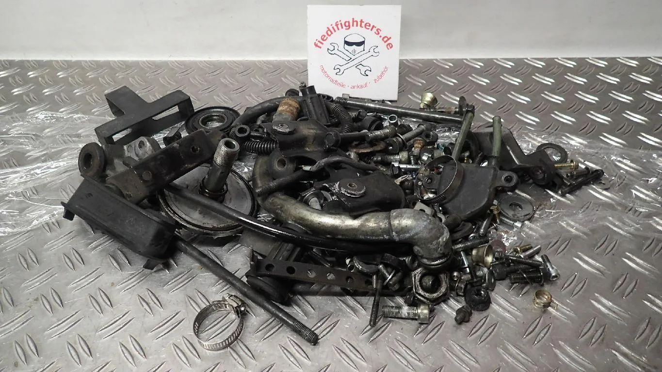 Schrauben Halter Kleinteile Kawasaki ZZ-R 1100 ZXT10C EZ.91 31016km