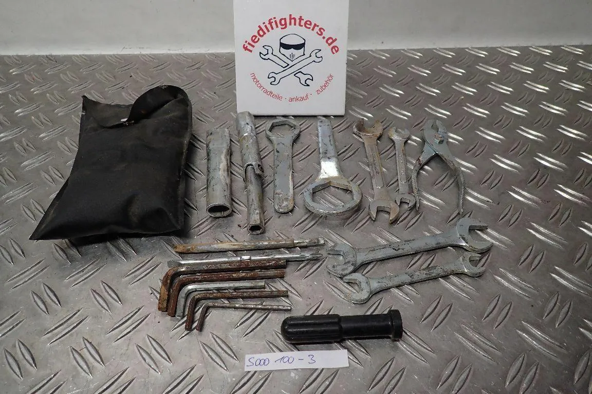 Bordwerkzeug Tool Kit Werkzeug 18Teile Suzuki GSX-R 600 WVBG Ez.01 37216km