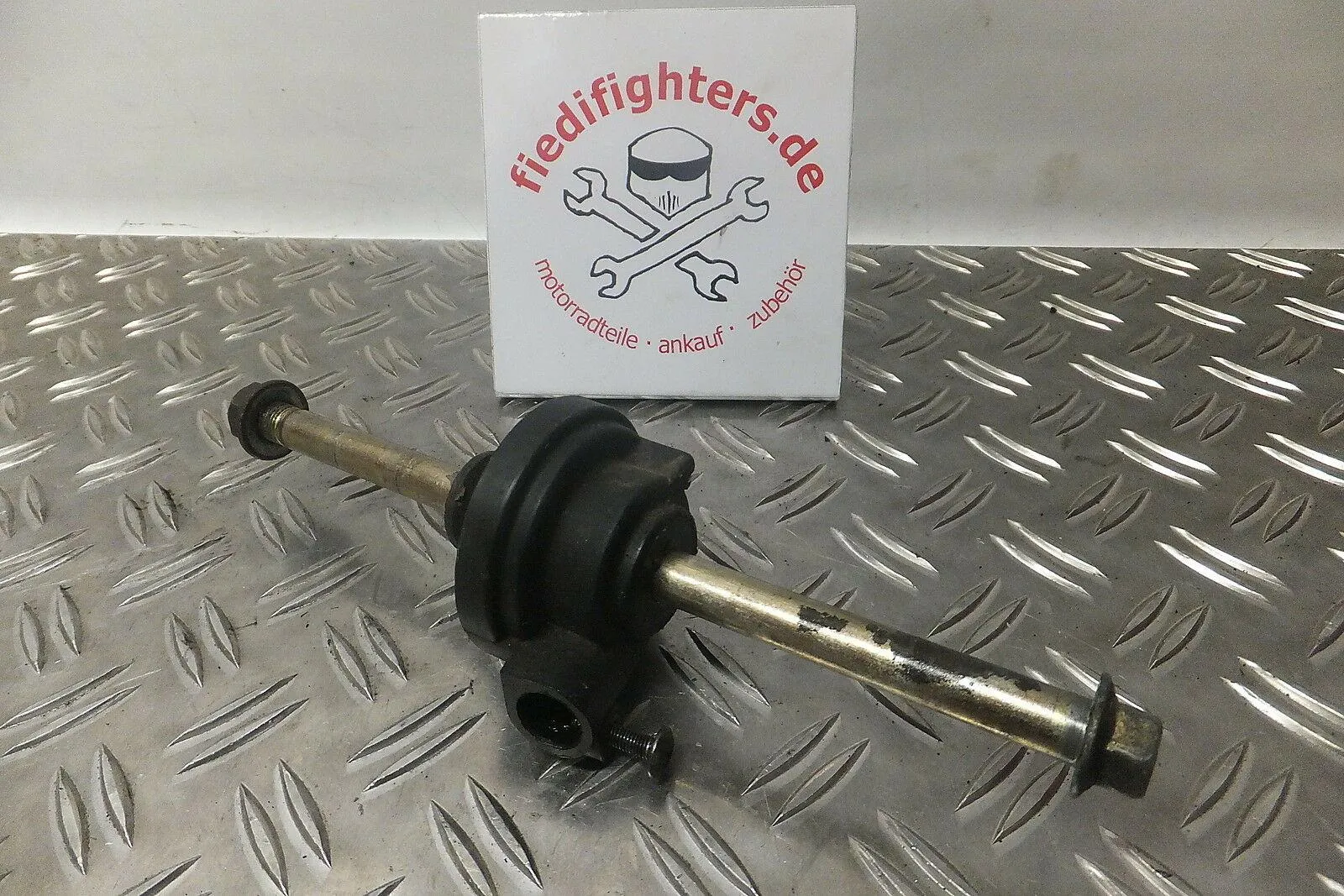 Achse vorne Tachoschnecke Radachse Steckachse Suzuki Roller UE125 WVBH Ez.01