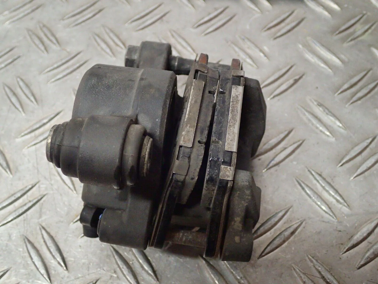 Bremssattel hinten Bremse hinten Sattel Kawasaki Z750 ABS ZR750L Ez.07 29933km