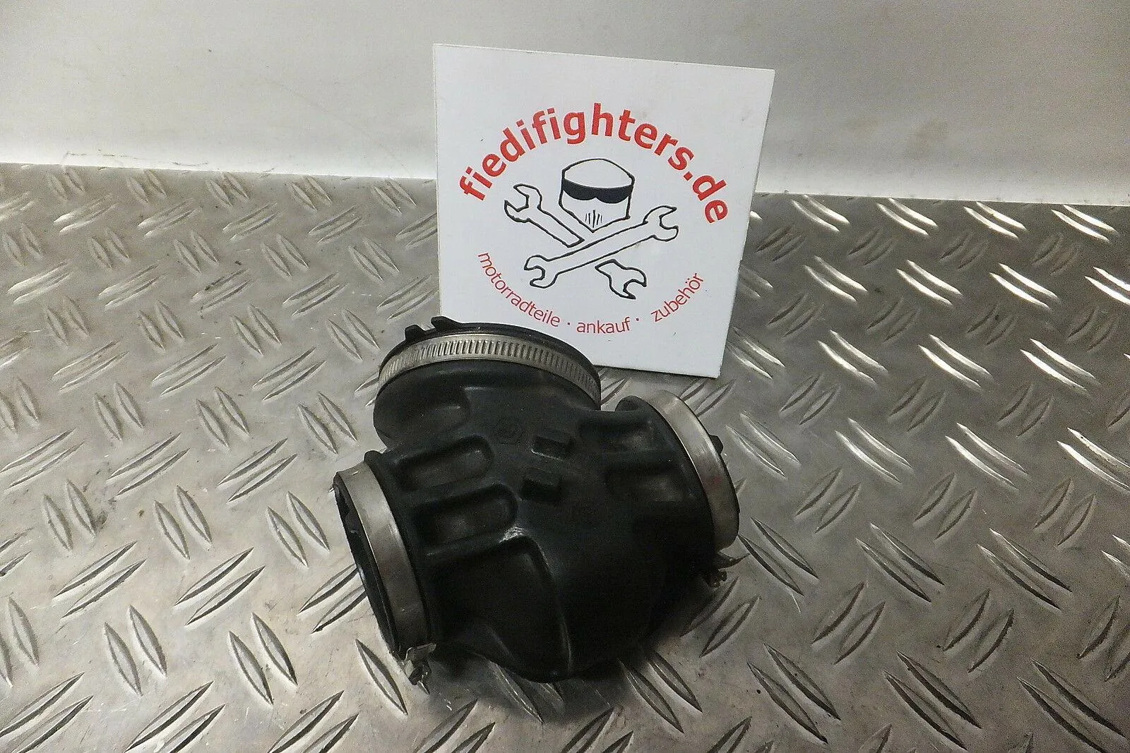 Ansaugkanal Ansaugstutzen Ansauggummis Aprilia Mana 850 RC 07.08 5831km 56kW