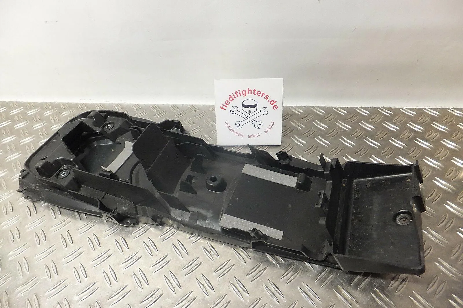 Heckunterverkleidung Verkleidung Heck Suzuki K8 GSX-R600 WVCV 09/10 11105km