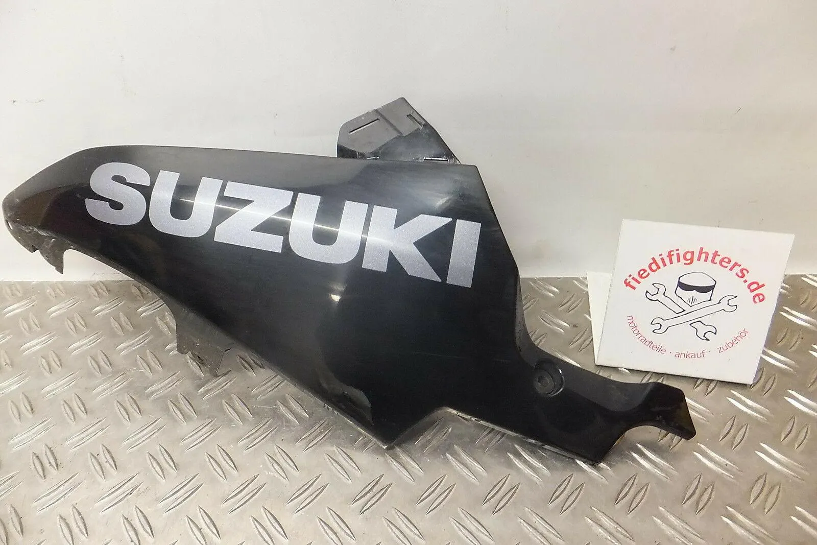 Verkleidung unten Bugerkleidung Bug Suzuki K8 GSX-R600 WVCV 09/10 11105km