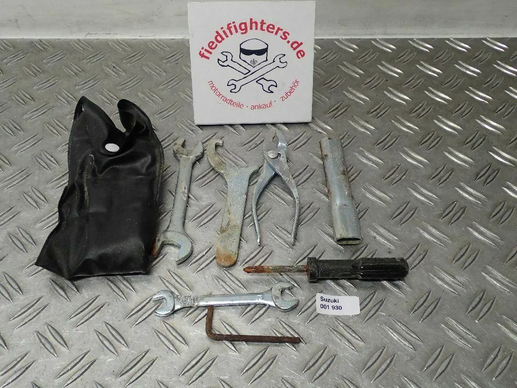 Bordwerkzeug Tool Kit Werkzeug 9 Teile Suzuki GSR 750 A EZ.2014 15414km