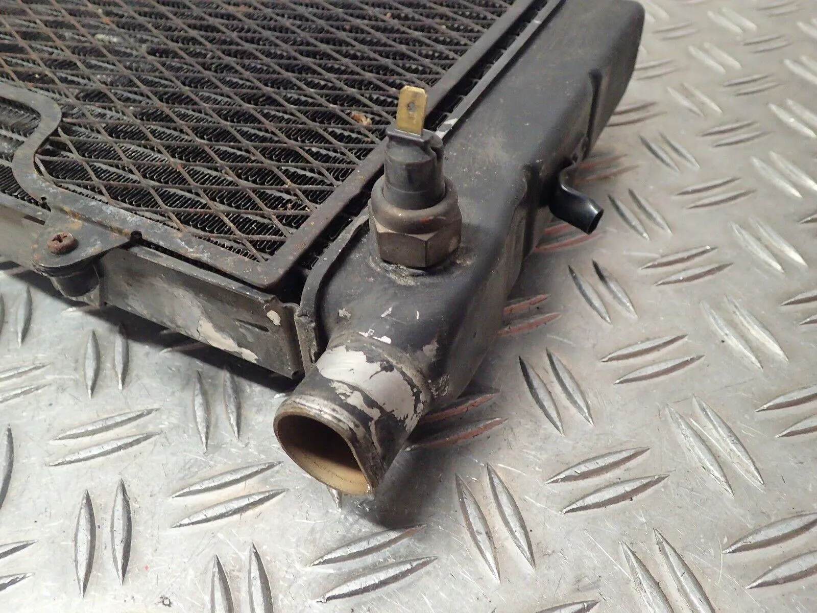 Wasserkühler Wasser Kühler Cooler Honda CBR 1000 SC21 EZ.87 79073km19010MM5003