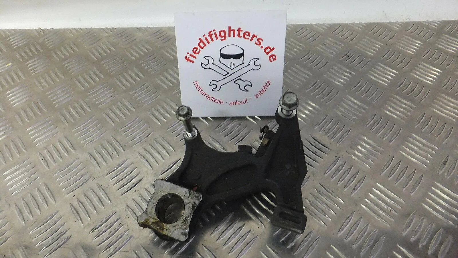 Bremsankerplatte Bremssattel Halter hinten 15603km Suzuki GSR600 GSR 600 WVB9