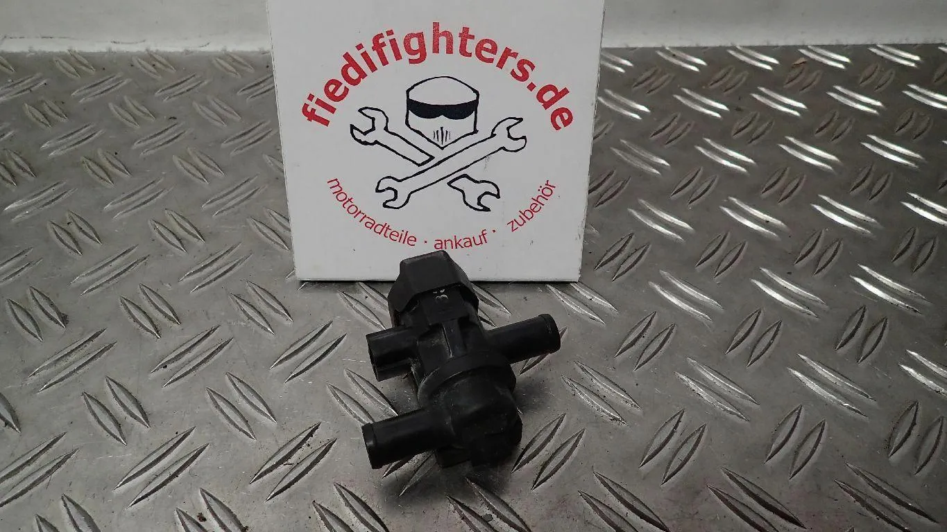 Abgasrückführungs- Sekundärluftventil Kawasaki ER6F ABS EX650E Ez.5/14 8157km