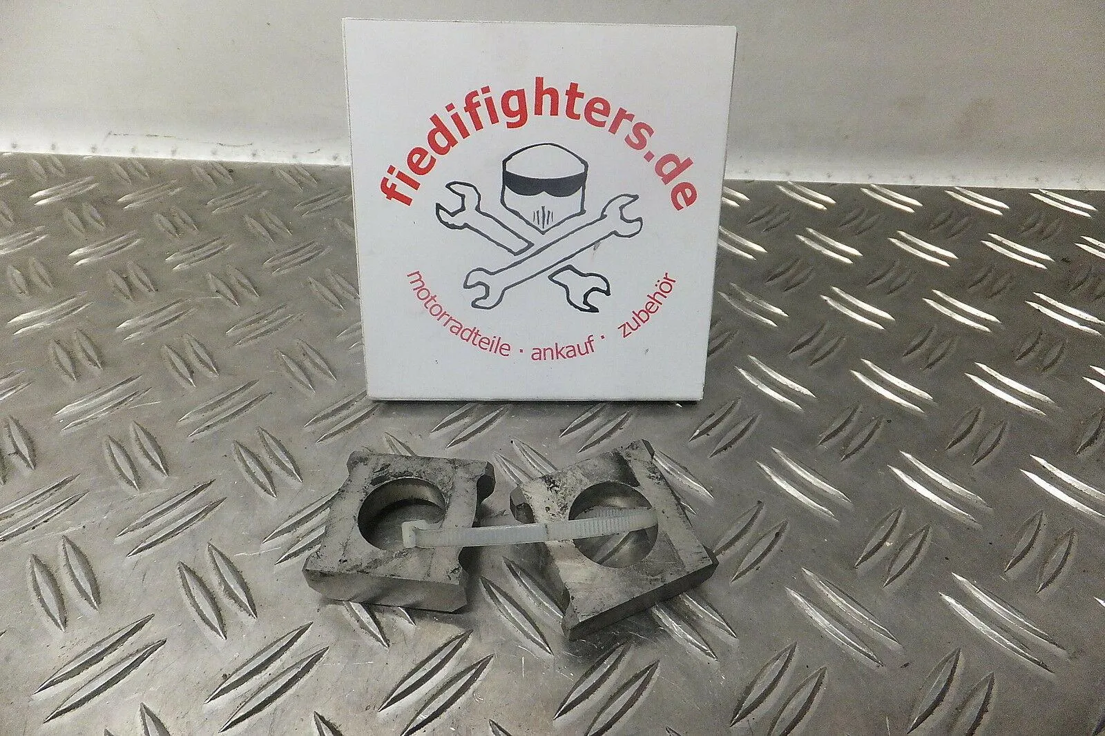 Kettenspanner Schwinge Kette Spanner Honda CBR 1000RR 04/05 CBR 1000 RR SC57