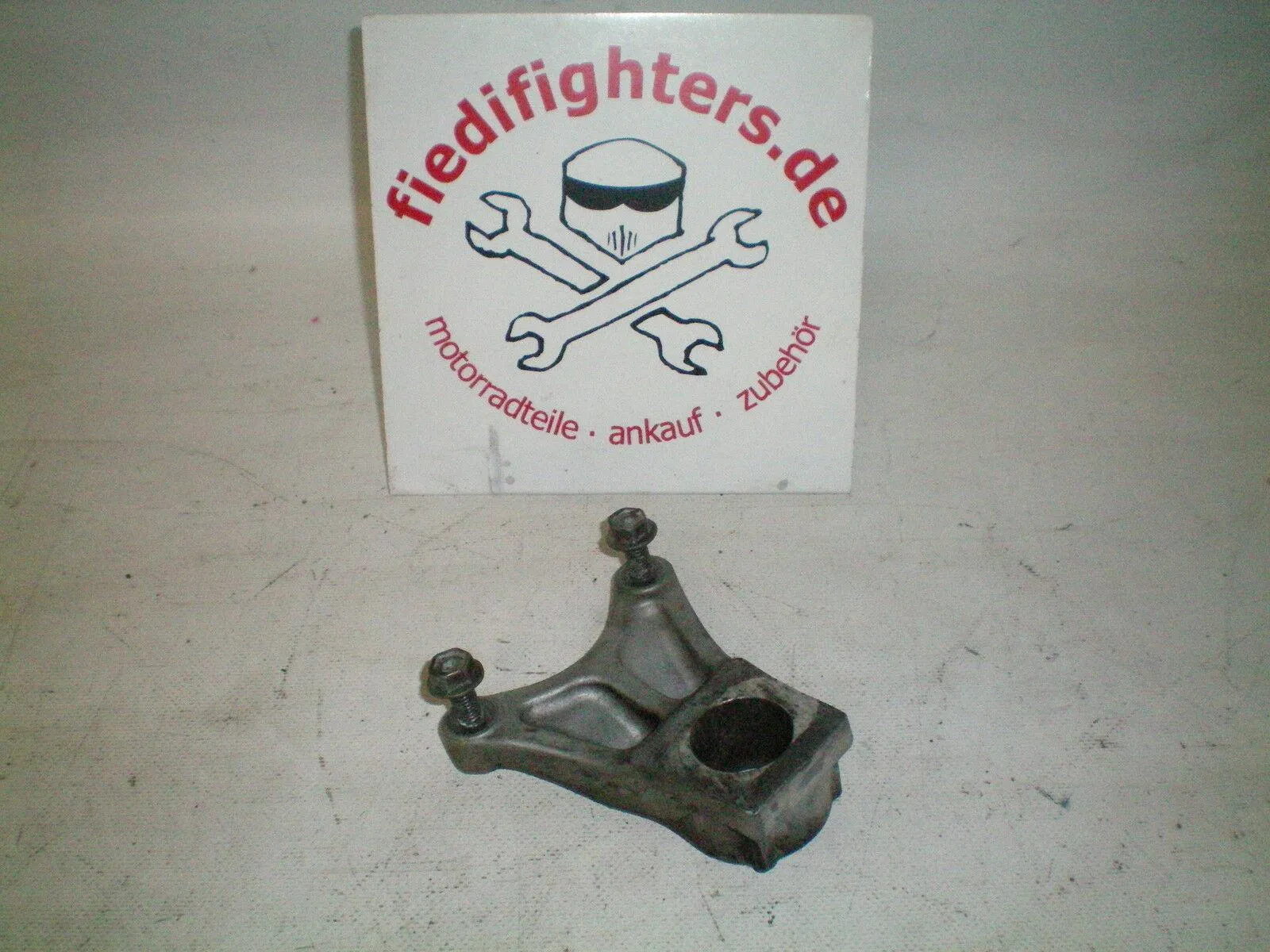 Halter Bremssattelhalter Felge Suzuki GSX-R 750 Srad GR7DB GSXR