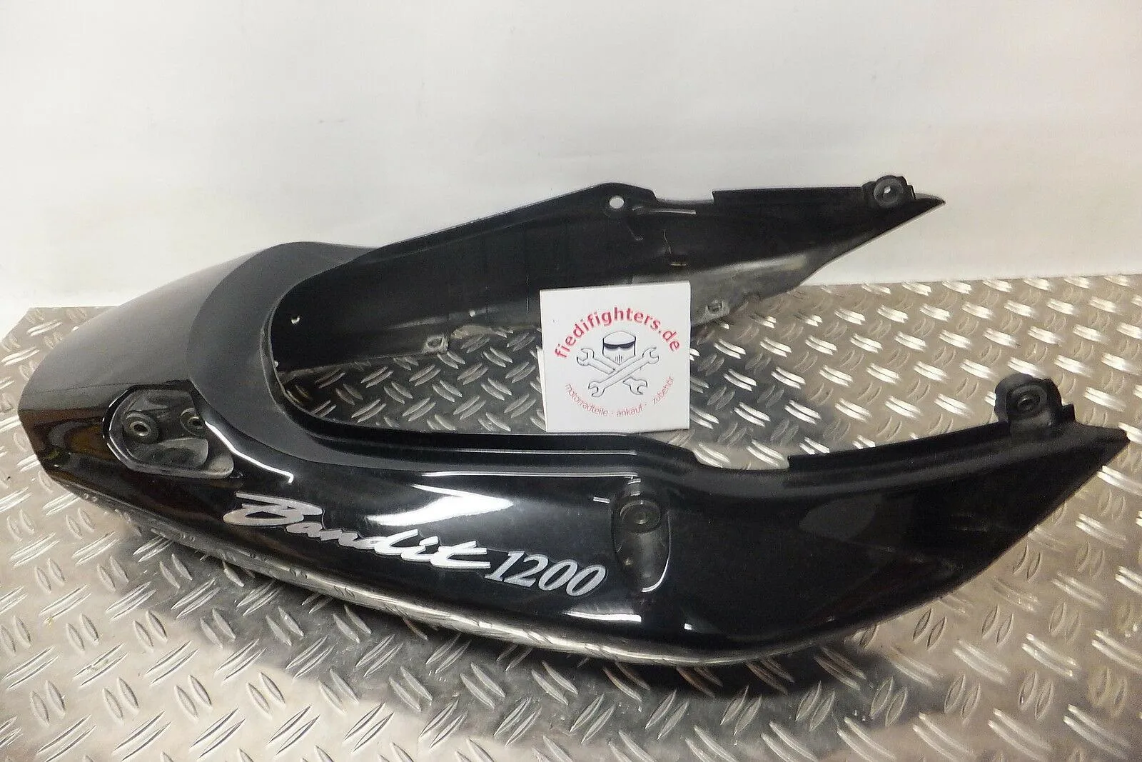 Verkleidung Heck Heckverkleidung 27011km Suzuki Bandit 1200S WVA9 Ez.03