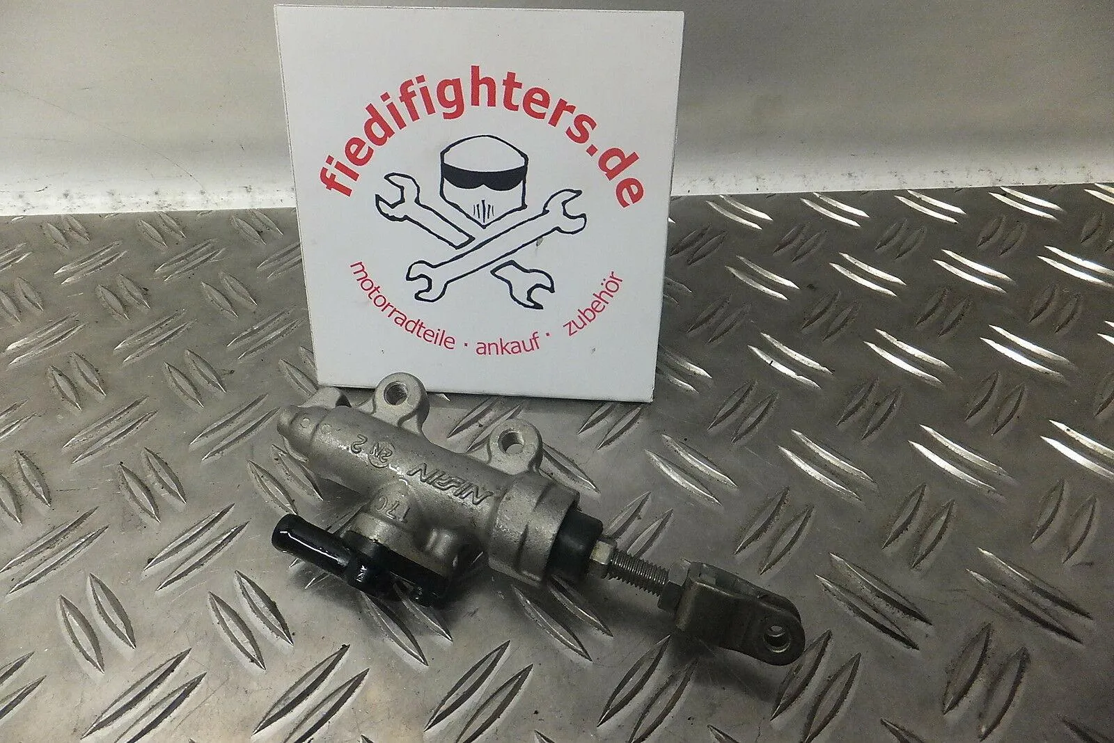Bremspumpe Bremszylinder 1/2 hinten 980km Suzuki GSF1200K3 Bandit WVA9 Ez.05