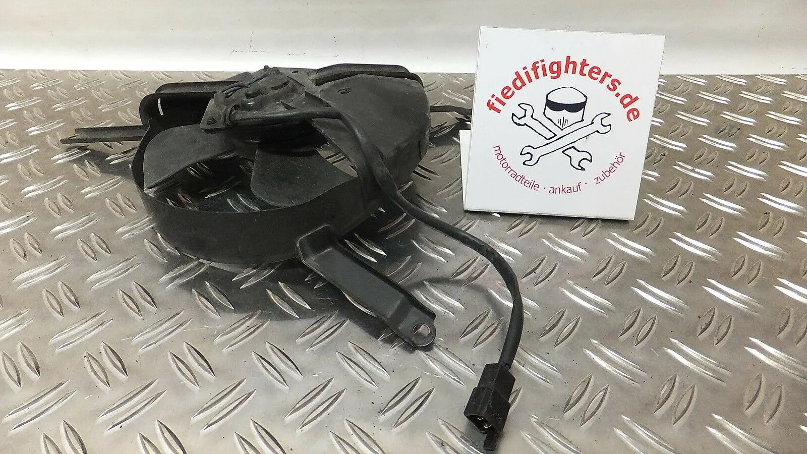 Kühler Kühlerventilator Ventilator Lüfter Suzuki GSX-R 750 W EZ.95 GR7BB 35170km