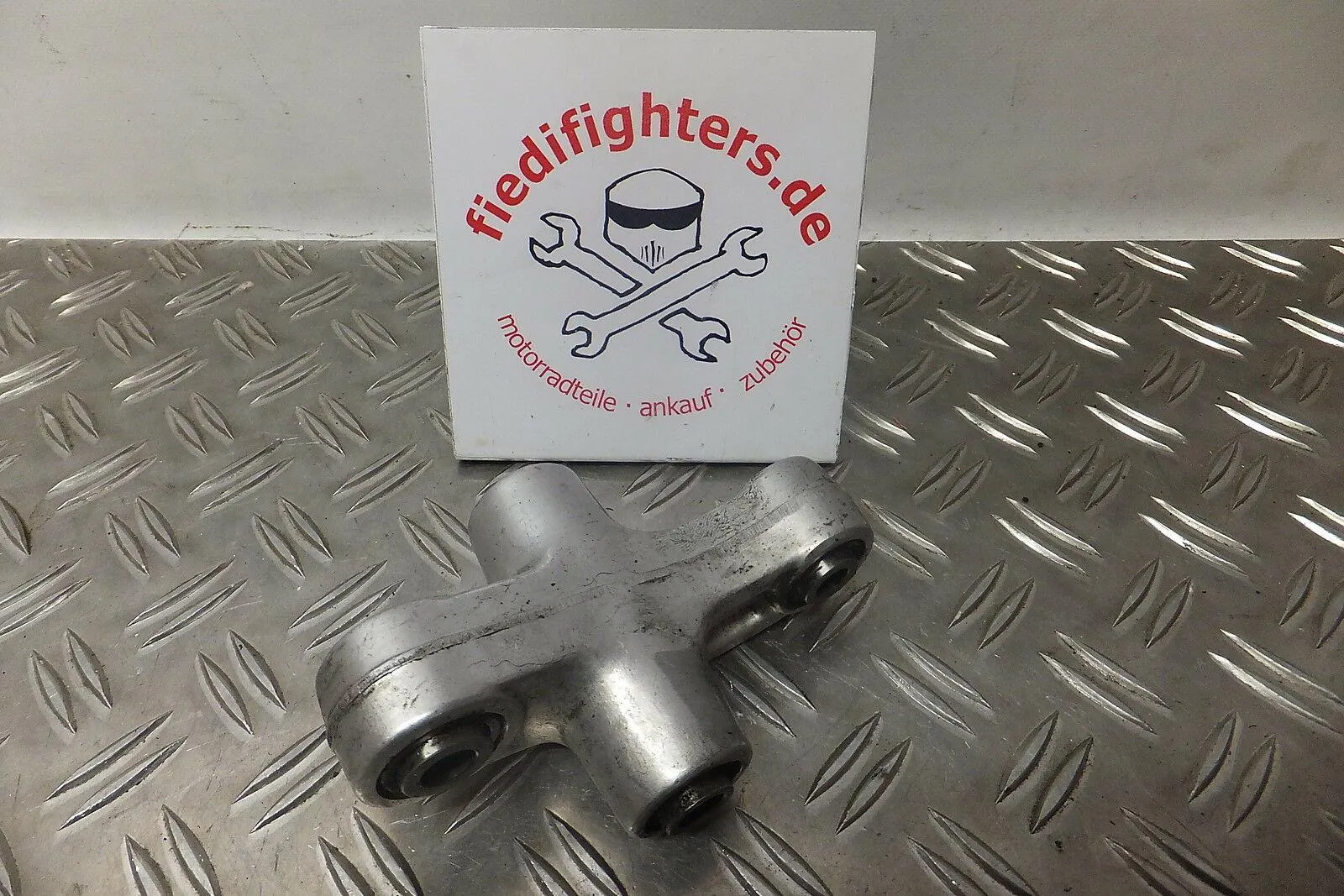 Knochen Umlenkung Schwinge Knochen Suzuki GSX1250FA 09/11 WVCH 12399km