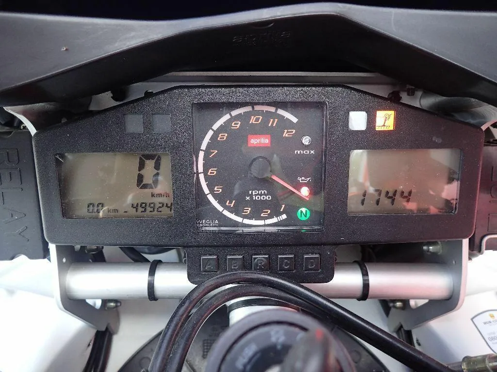 Tacho Tachometer Cockpit Tacho Aprilia RSV 1000 Mille RP EZ.02 49925km